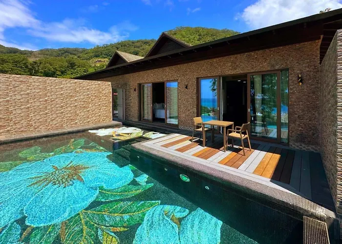 Gardens Hill & Beau Vallon (Mahe)